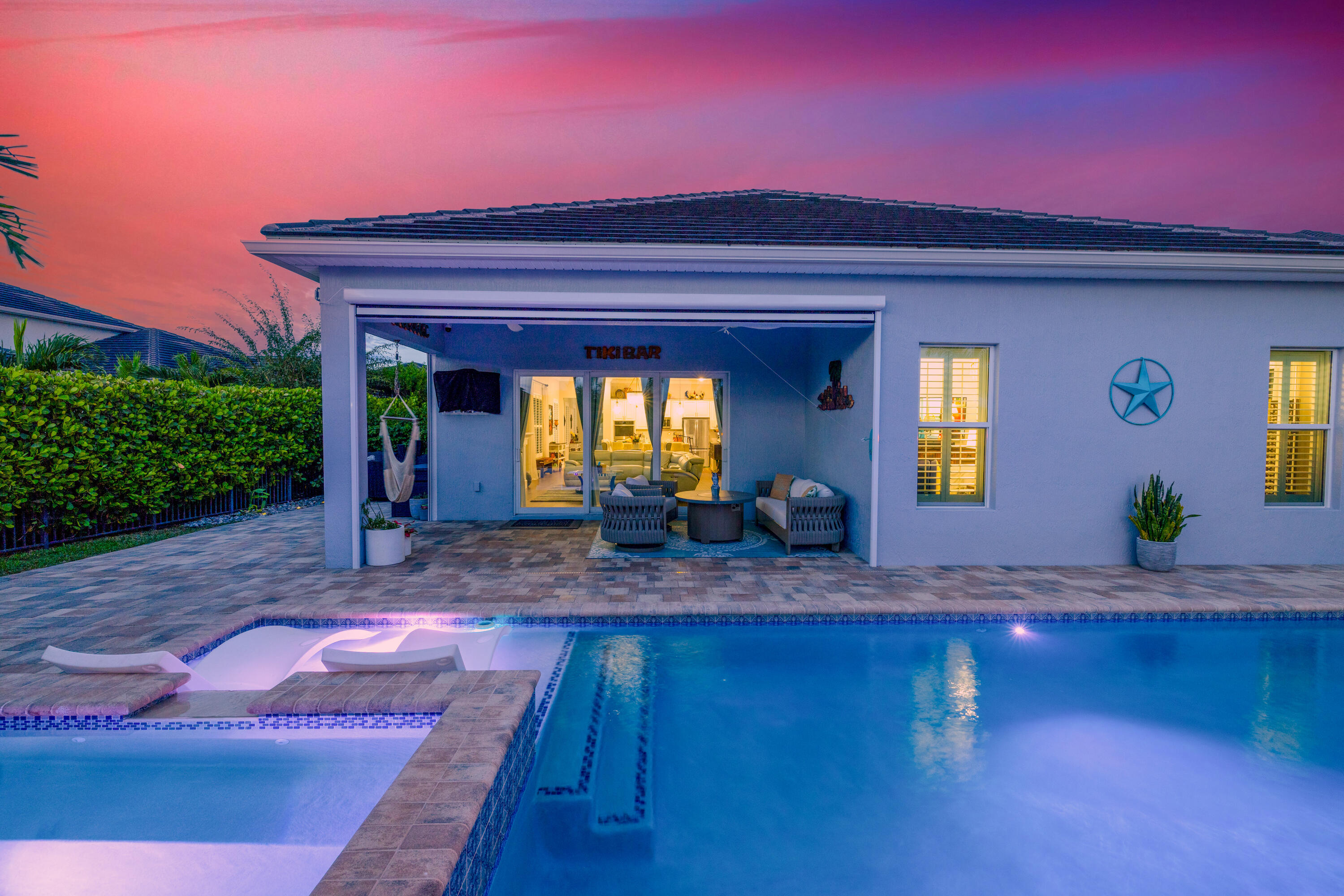 BANYAN BAY - Residential