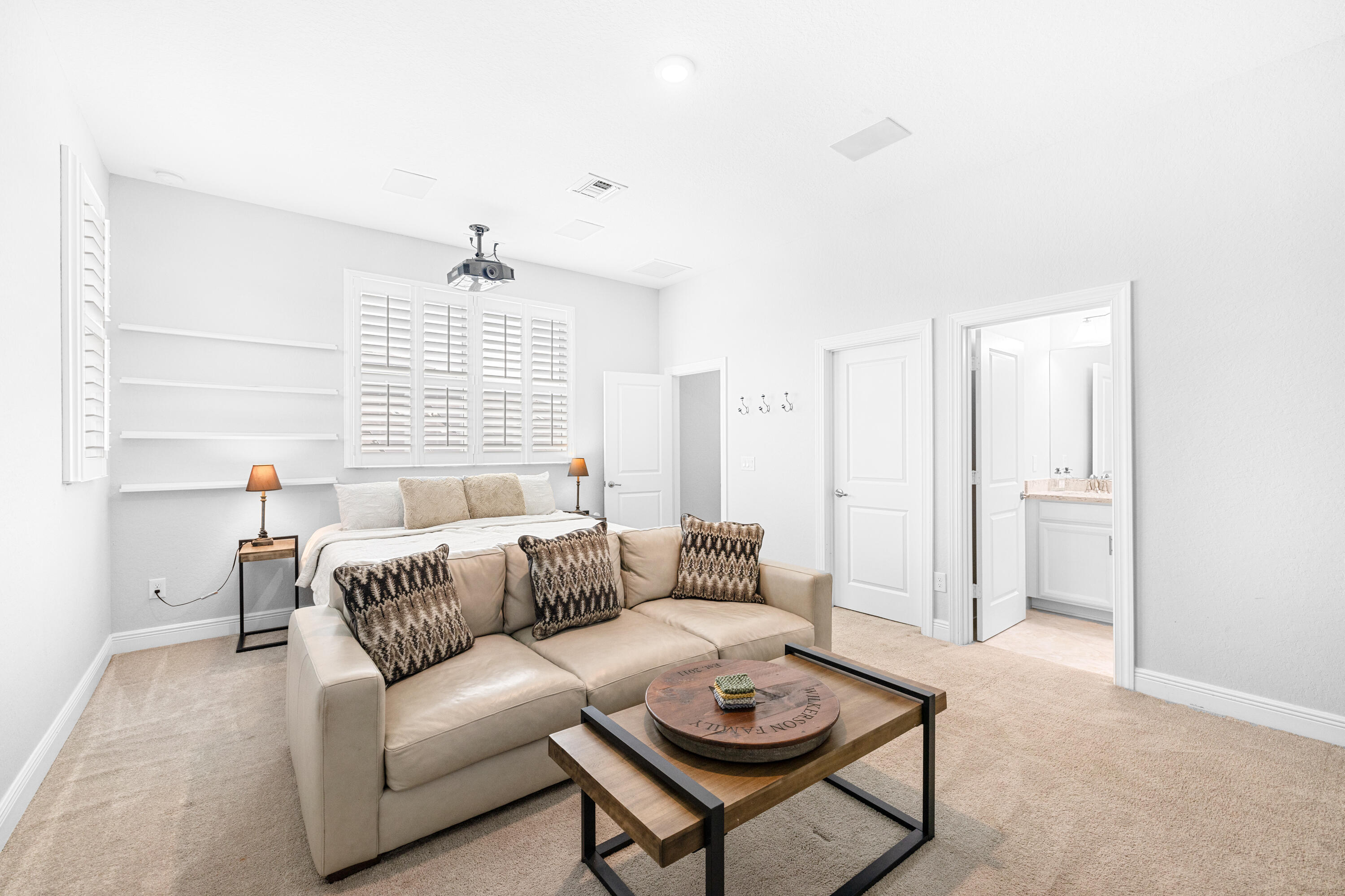 BANYAN BAY - Residential