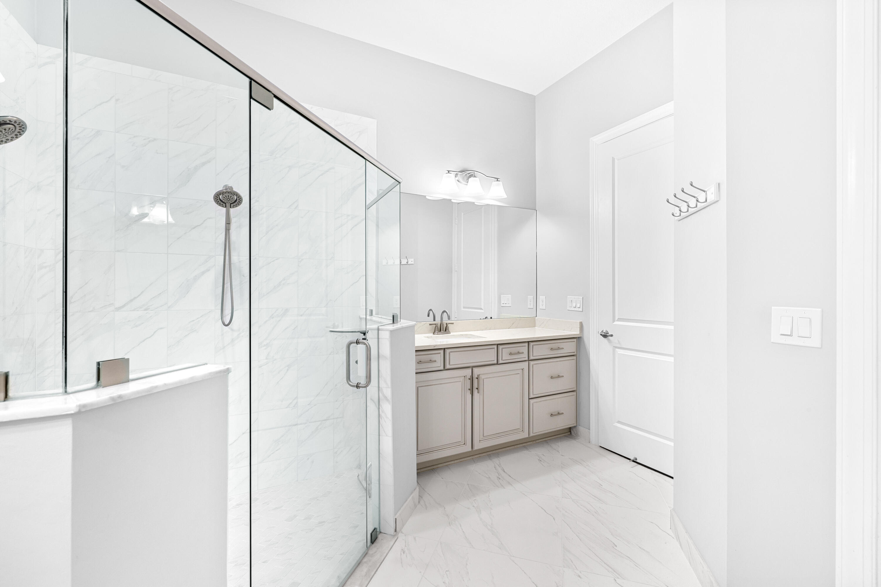 BANYAN BAY - Residential