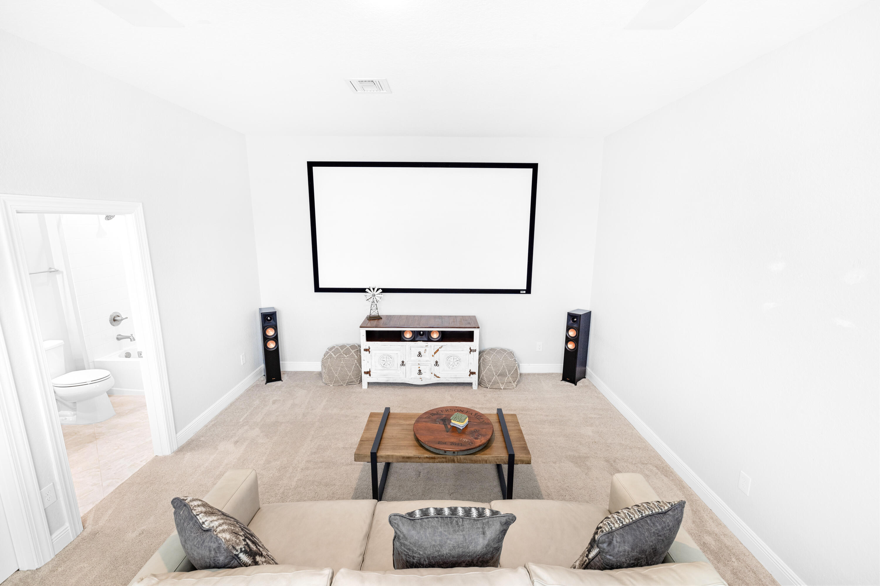 BANYAN BAY - Residential