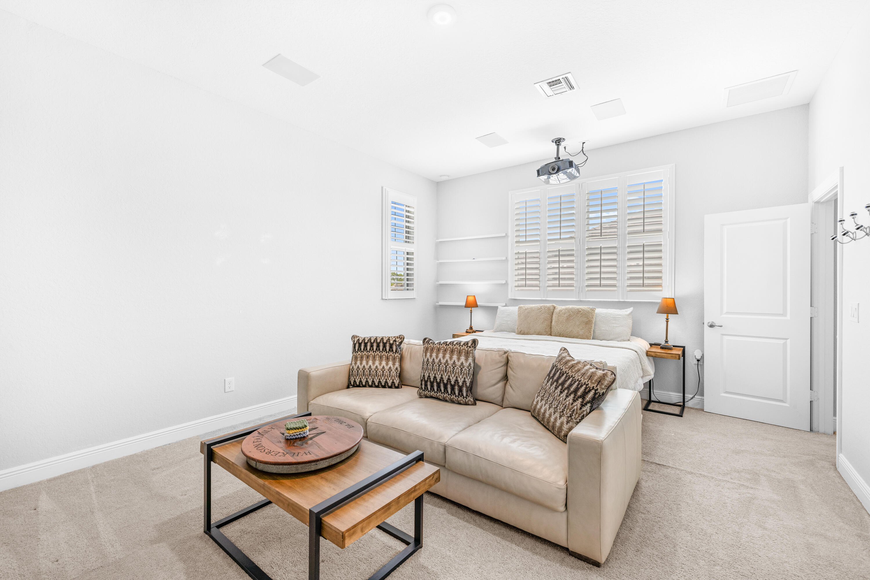 BANYAN BAY - Residential