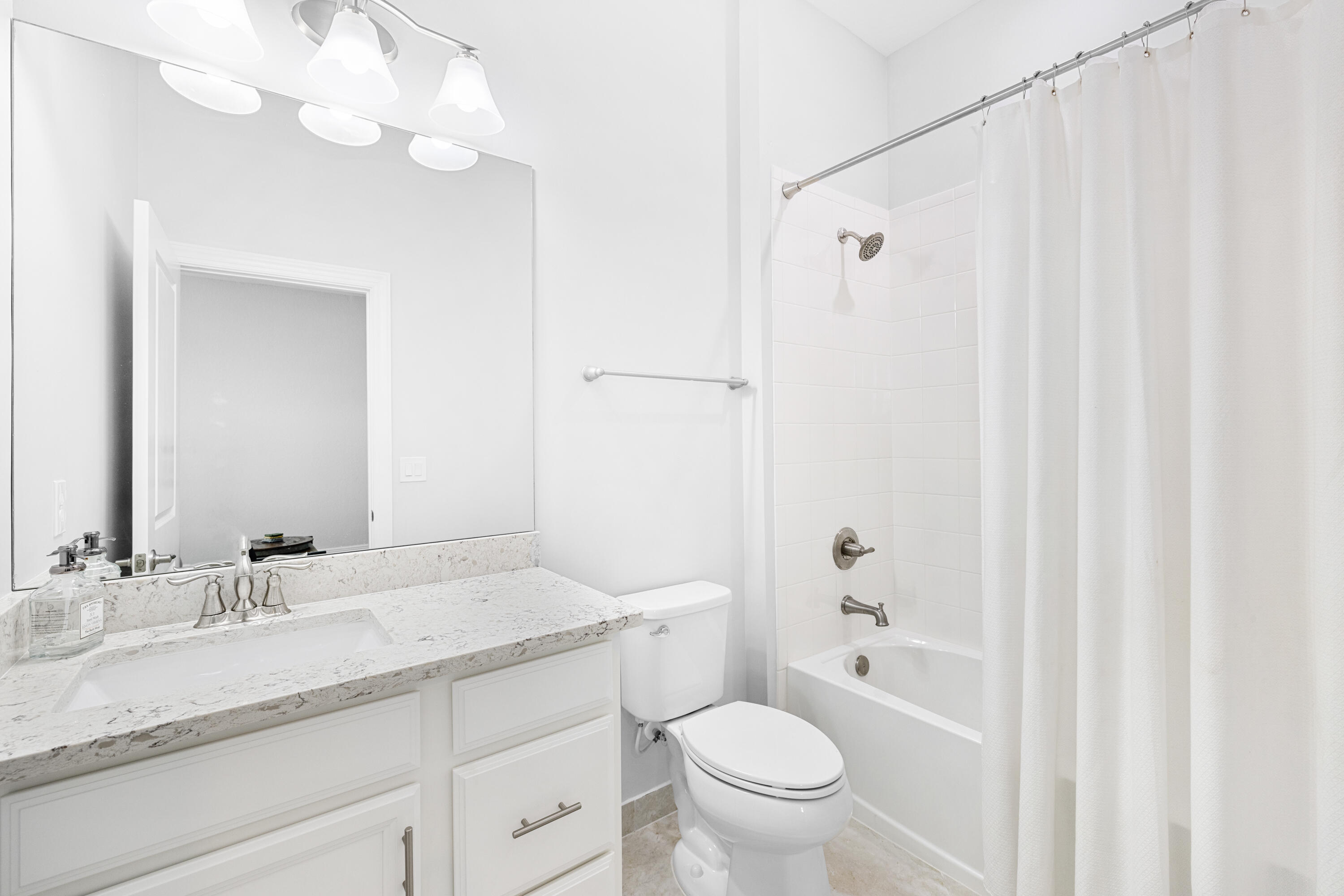 BANYAN BAY - Residential