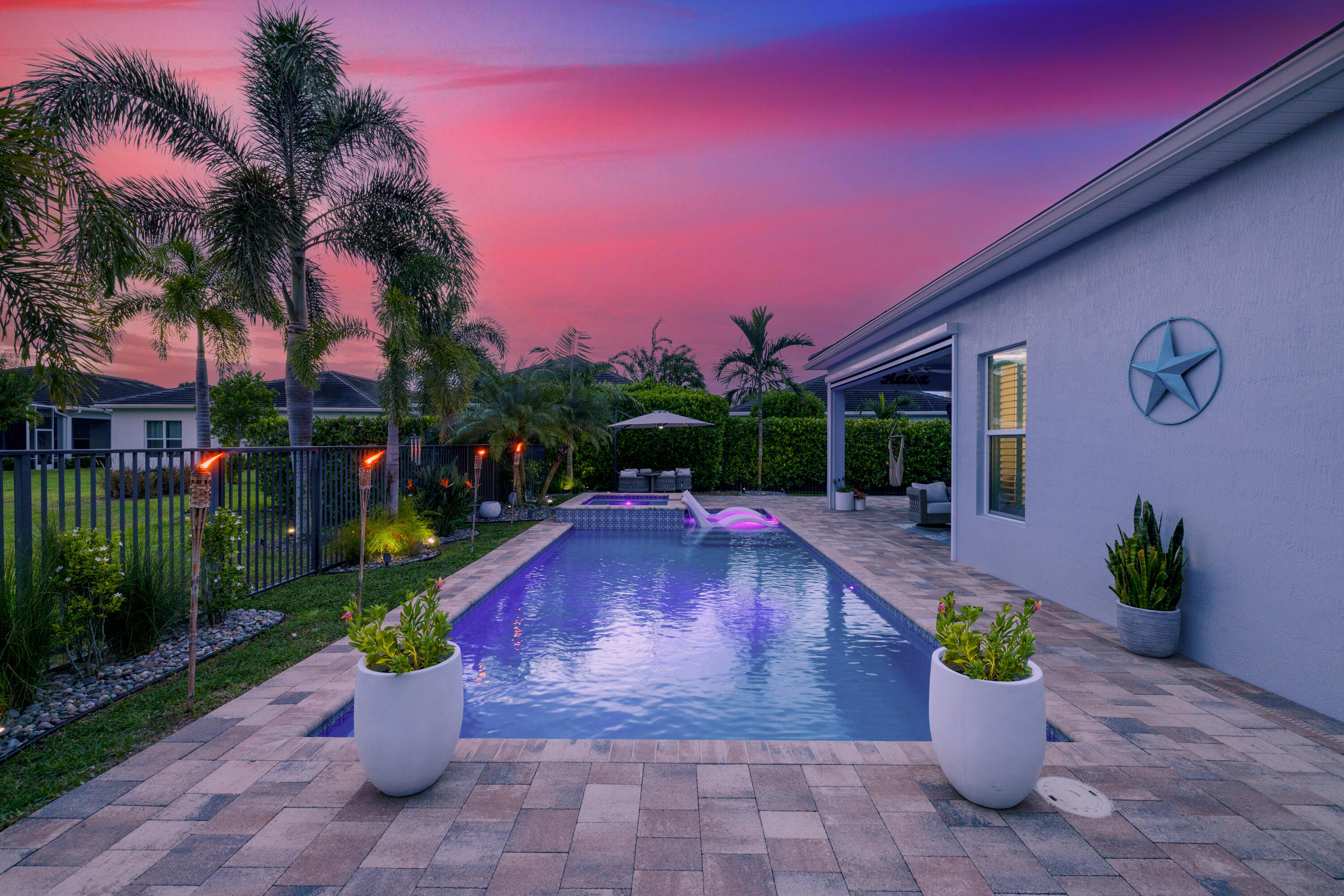 BANYAN BAY - Residential