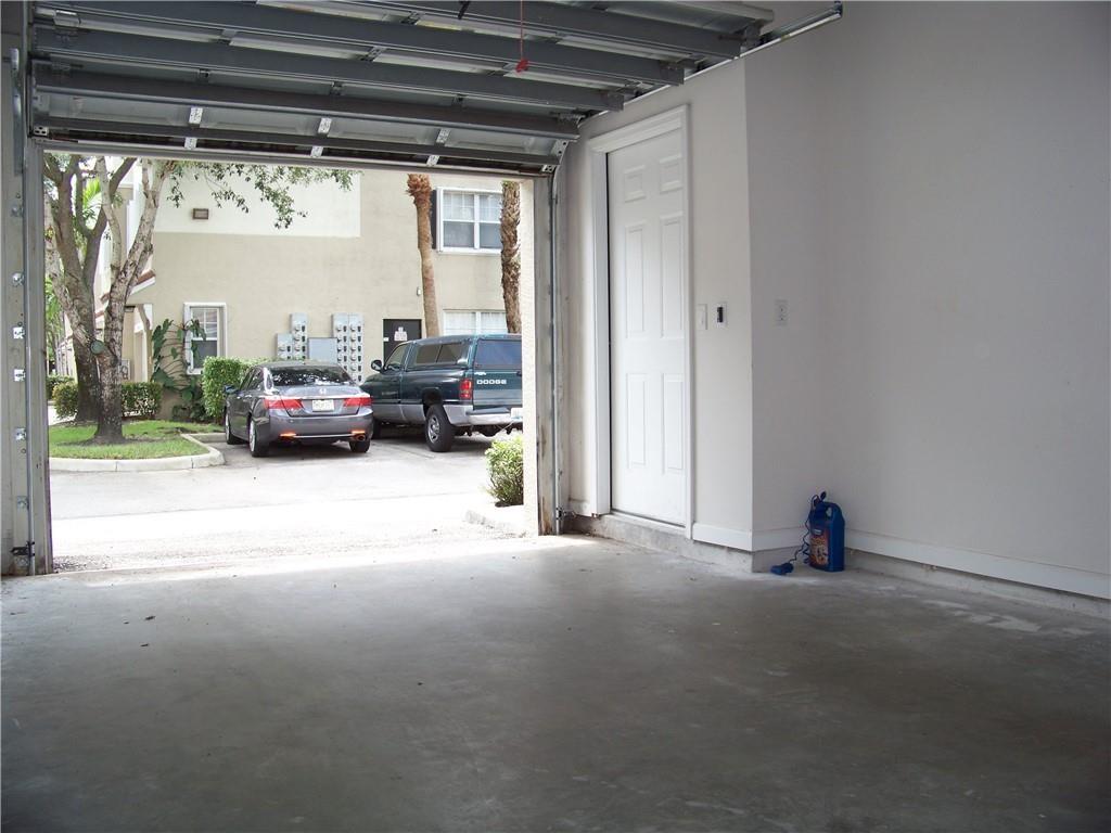 El-Ad Poinciana - Residential