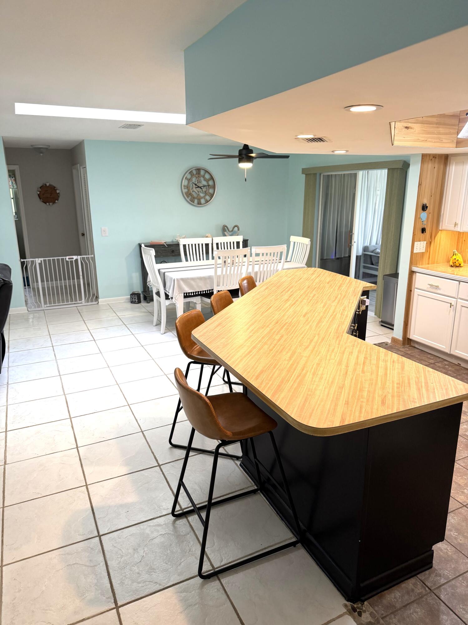 SURFSIDE UNIT 2 - Residential Lease