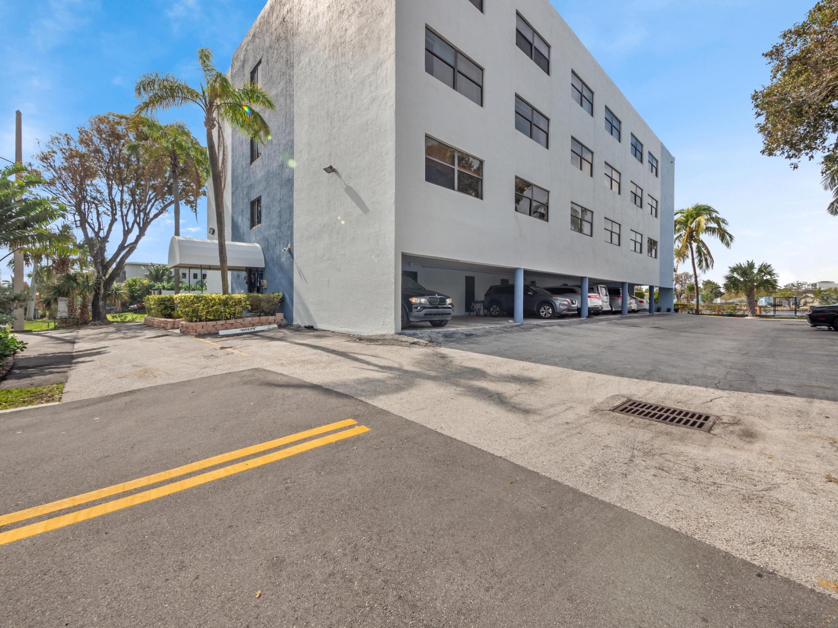 105 S RIVERSIDE Drive 102