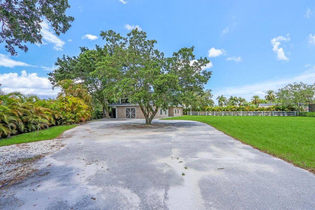 Photo of 17120 Jupiter Farms Road #E, Jupiter, FL 33478 (MLS # R11035216)