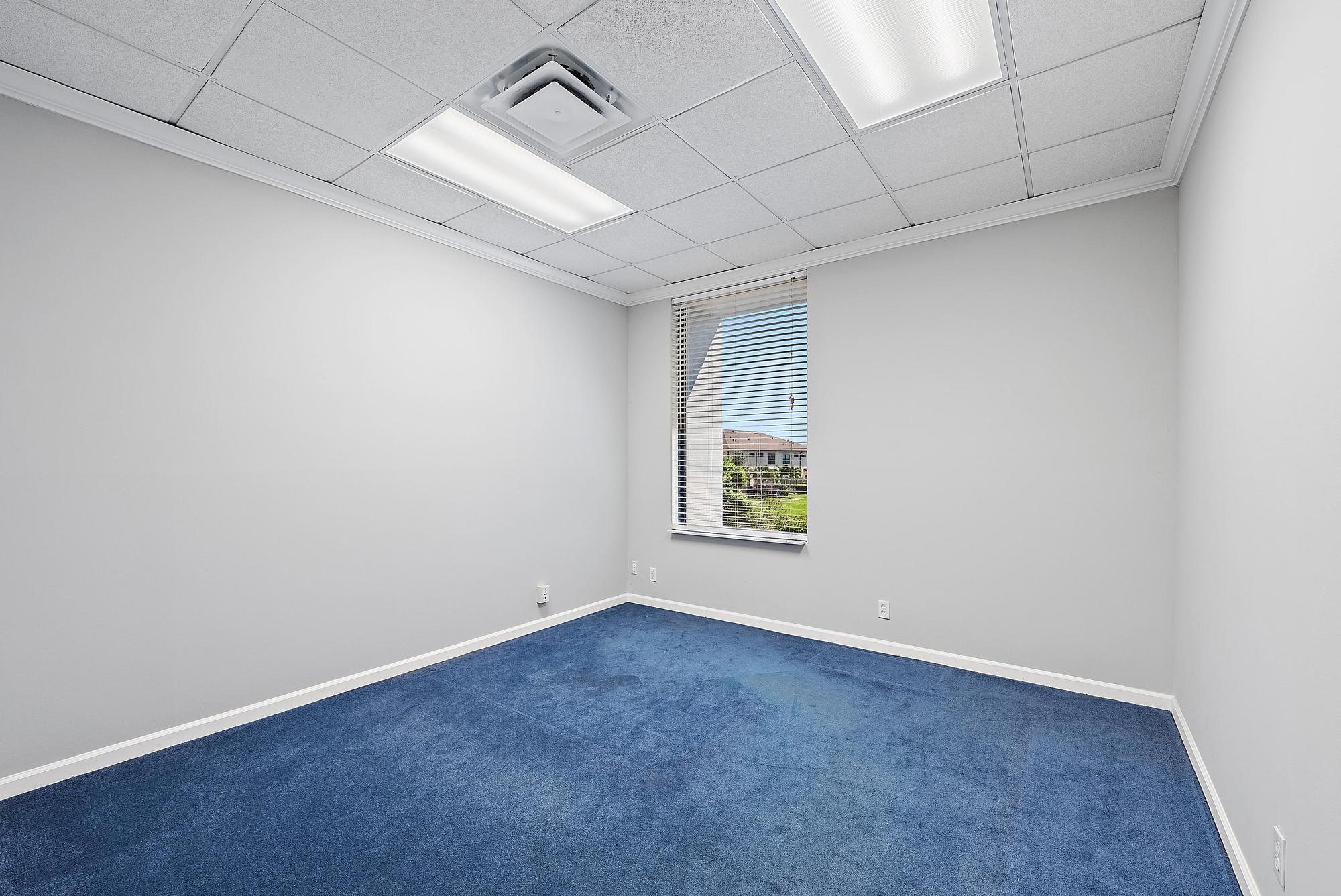 CONGRESS PARK OFFICE COND - Commercial Lease