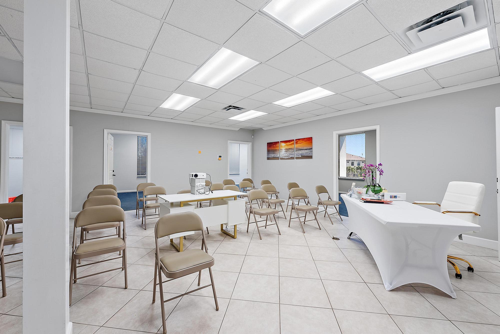 CONGRESS PARK OFFICE COND - Commercial Lease