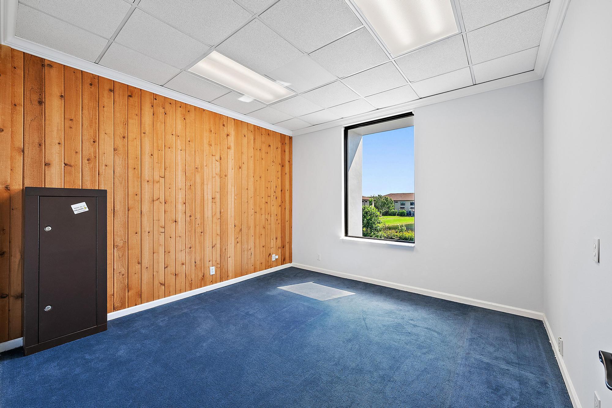 CONGRESS PARK OFFICE COND - Commercial Lease