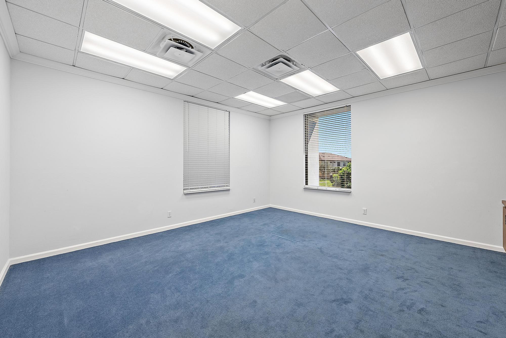 CONGRESS PARK OFFICE COND - Commercial Lease