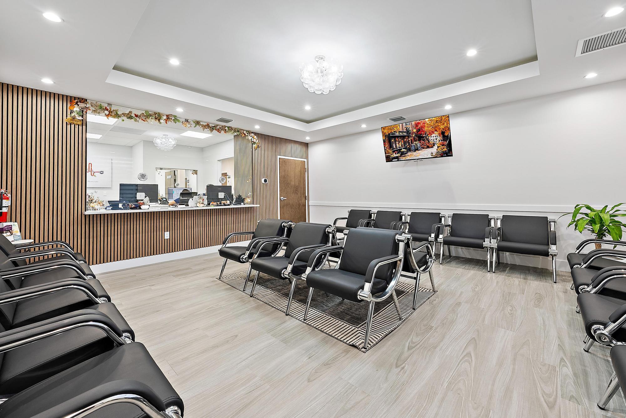 CONGRESS PARK OFFICE COND - Commercial Lease