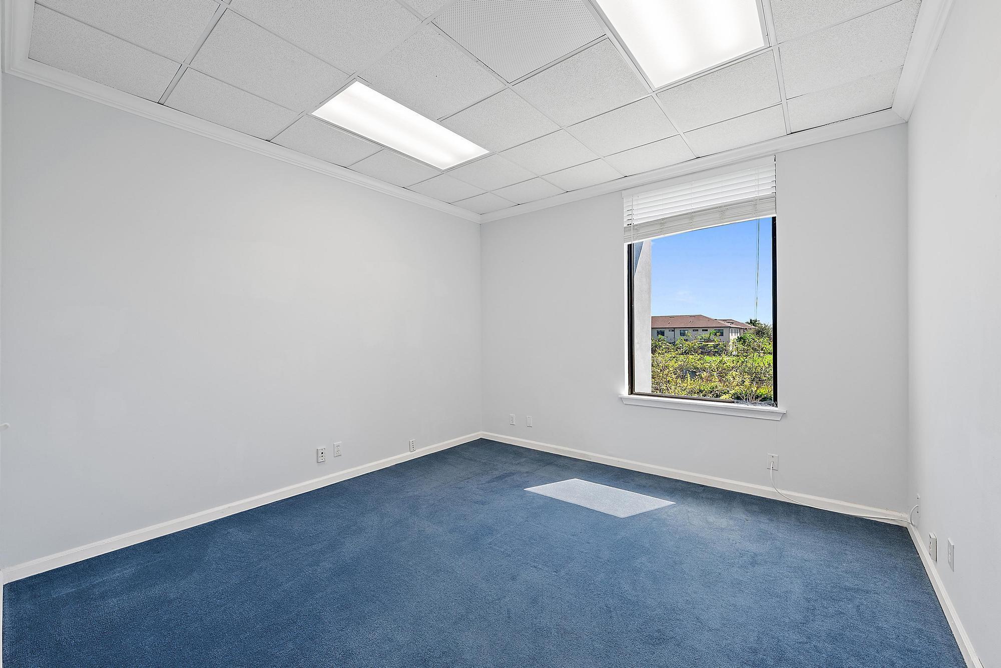 CONGRESS PARK OFFICE COND - Commercial Lease