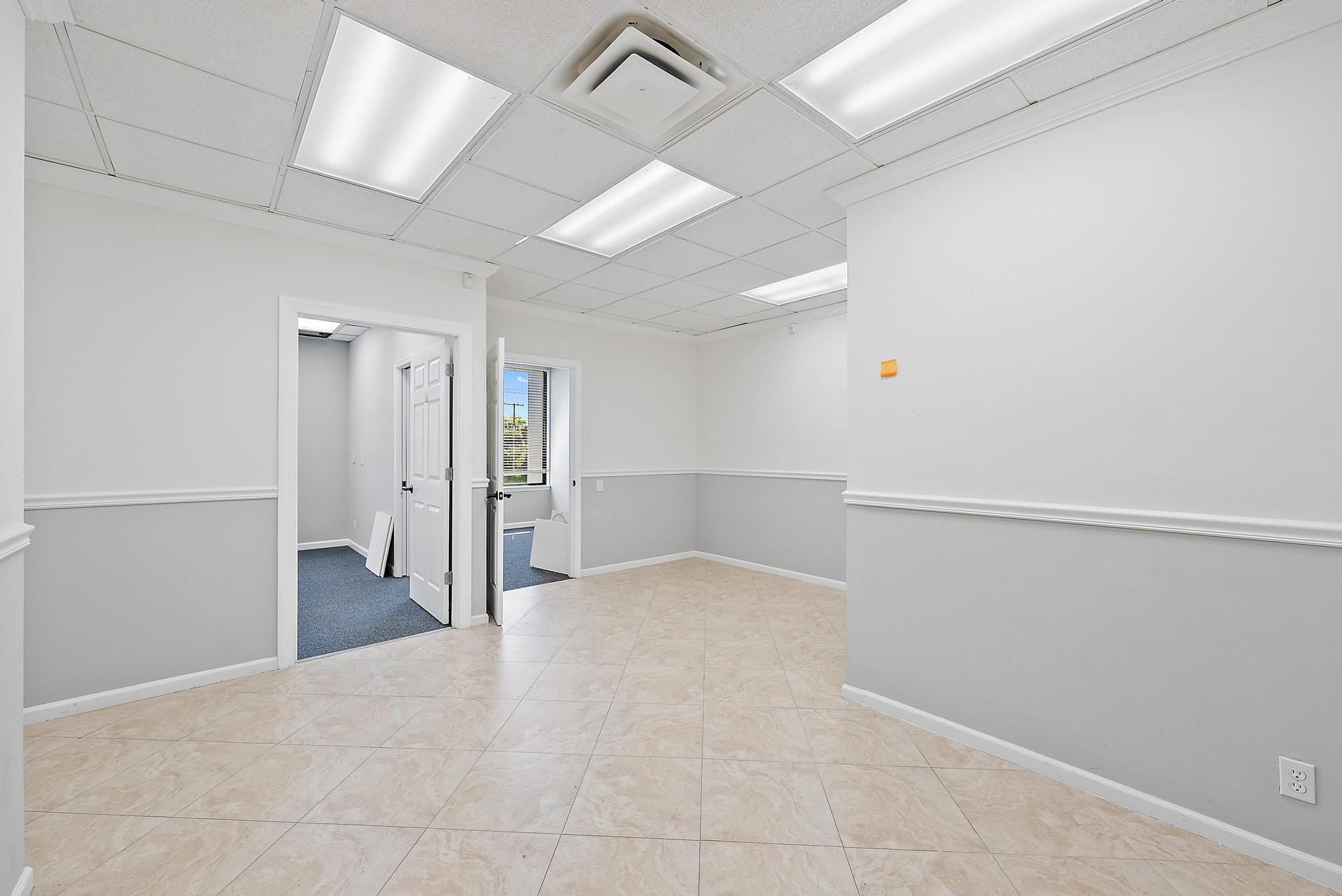 CONGRESS PARK OFFICE COND - Commercial Lease