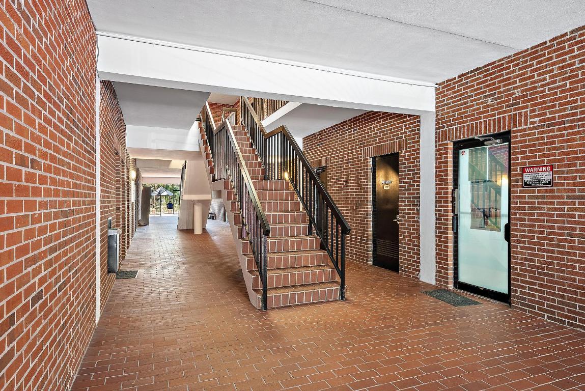 2328 S Congress Avenue 2 B