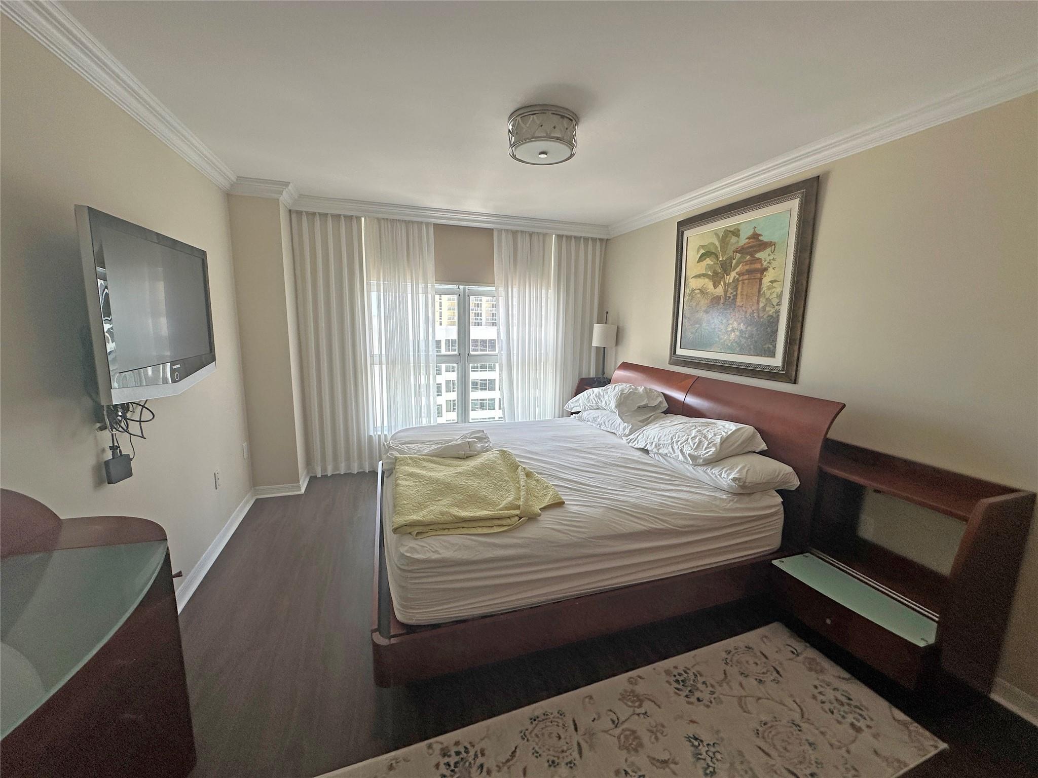 16711 Collins Ave 1207
