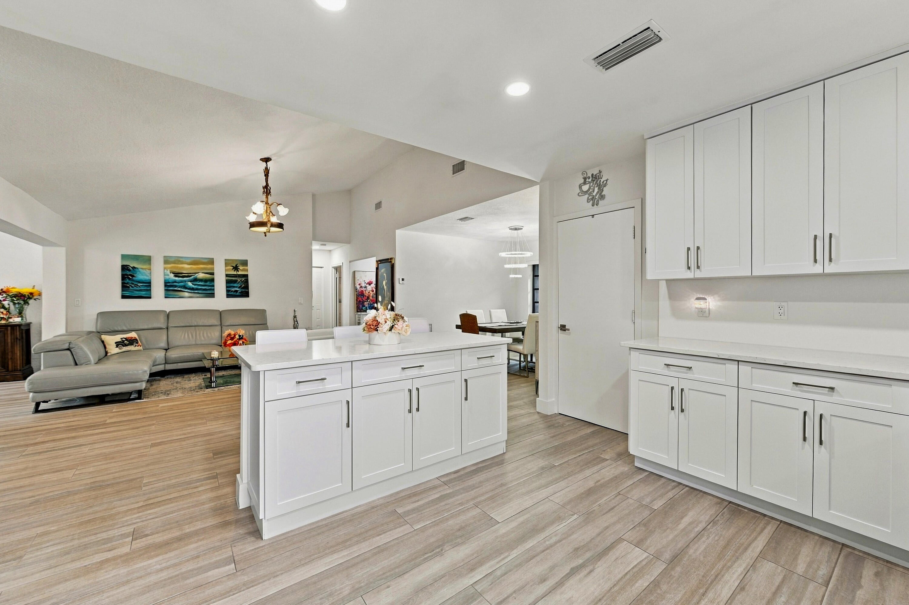 10622 GREENBRIAR Court