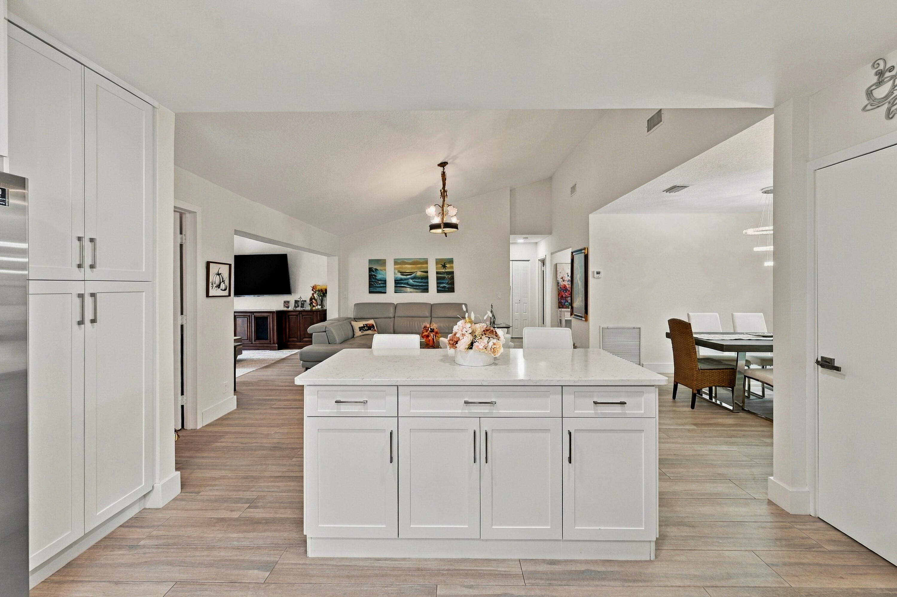 10622 GREENBRIAR Court