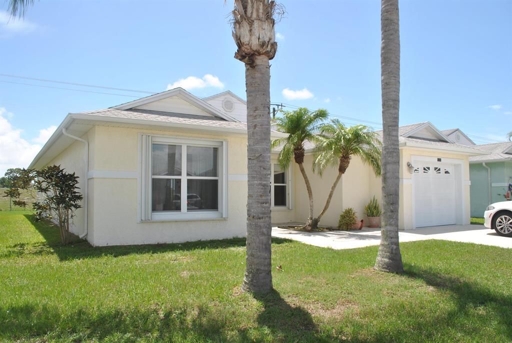 Photo of 6636 Alemendra Street, Fort Pierce, FL 34951 (MLS # R10727415)
