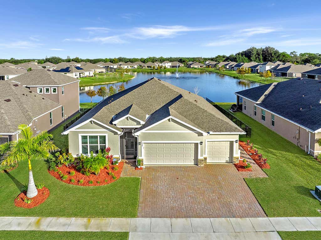 Photo of 194 52ND Square, Vero Beach, FL 32968 (MLS # B26054236)