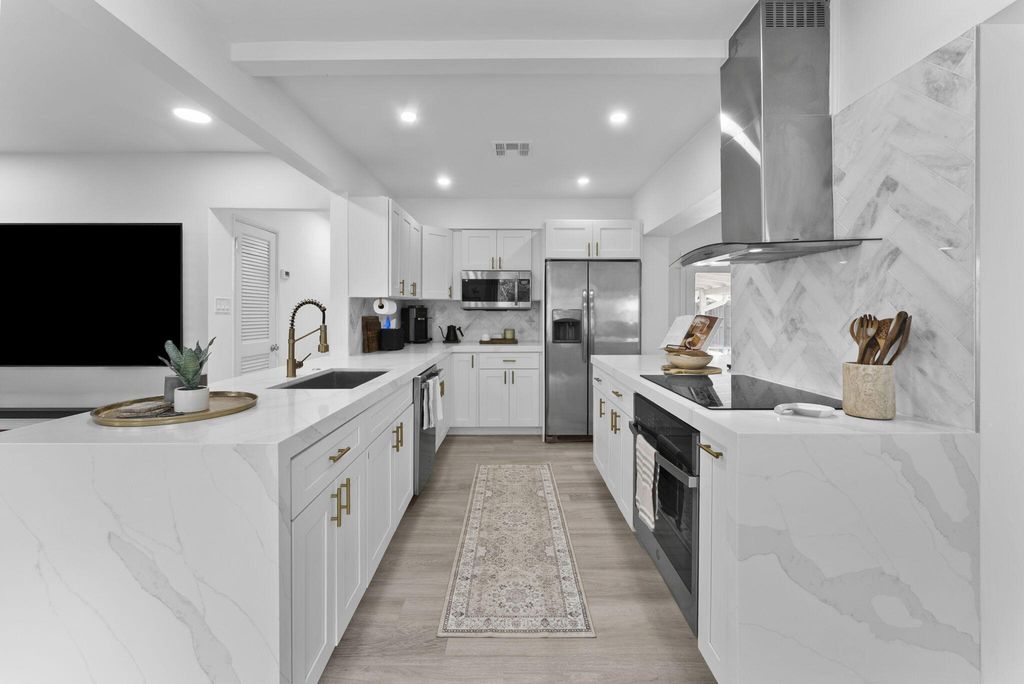 Photo of 606 SW 19th Street, Fort Lauderdale, FL 33315 (MLS # B26020079)