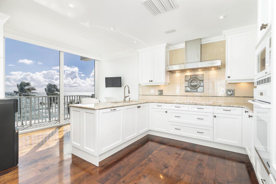 THREE THIRTY OCEAN CONDO - Residential