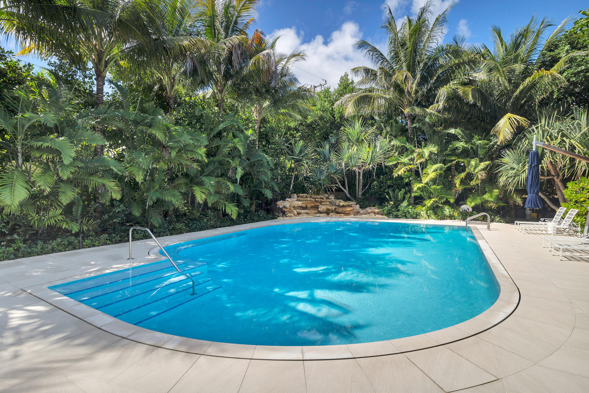 THREE THIRTY OCEAN CONDO - Residential