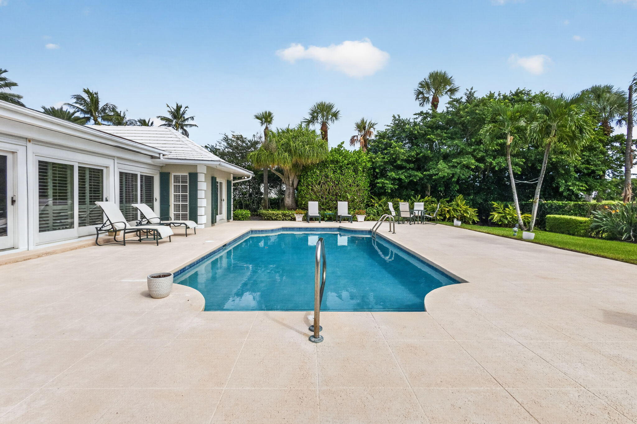 934 Palm Way
