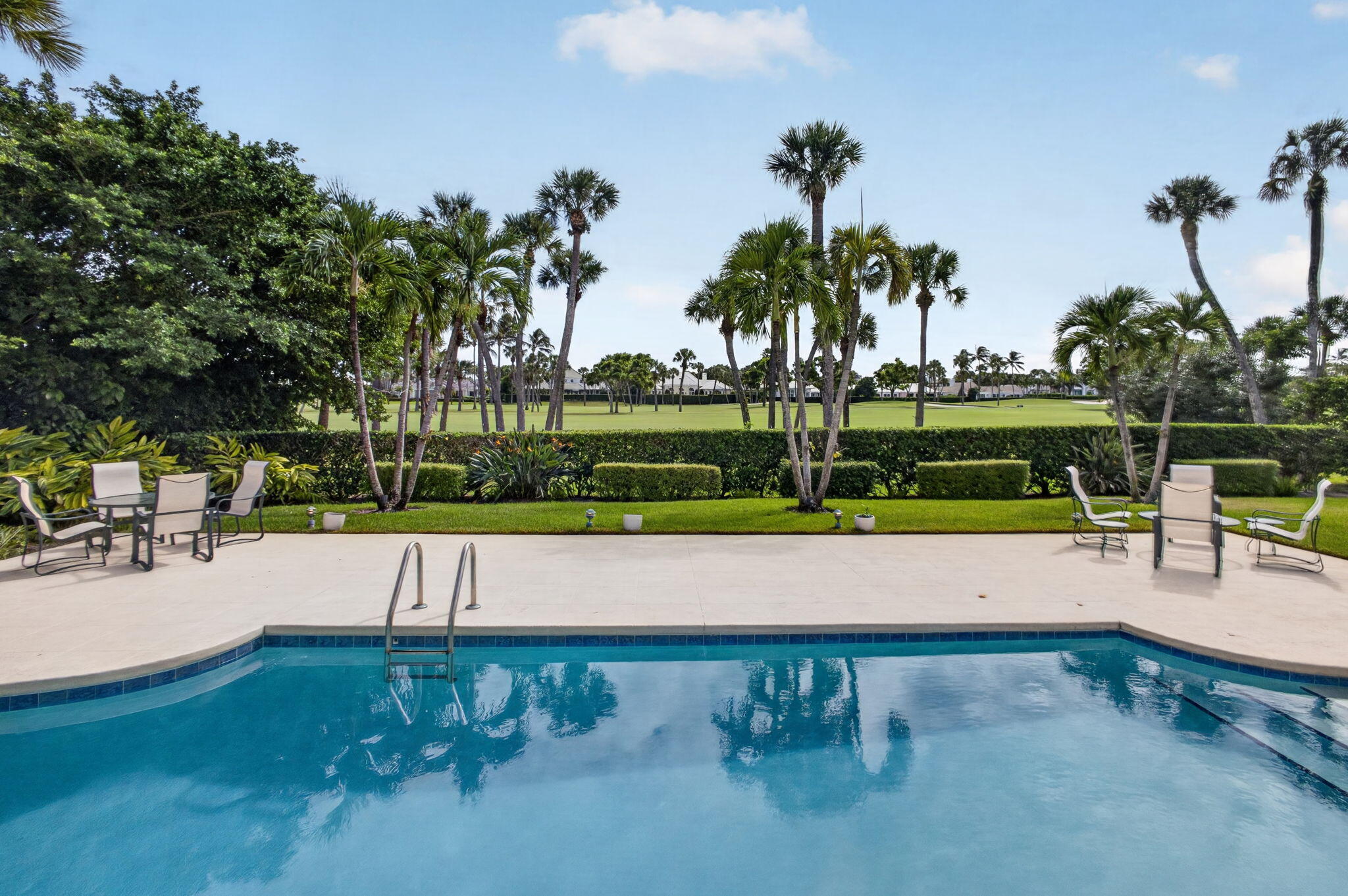 934 Palm Way