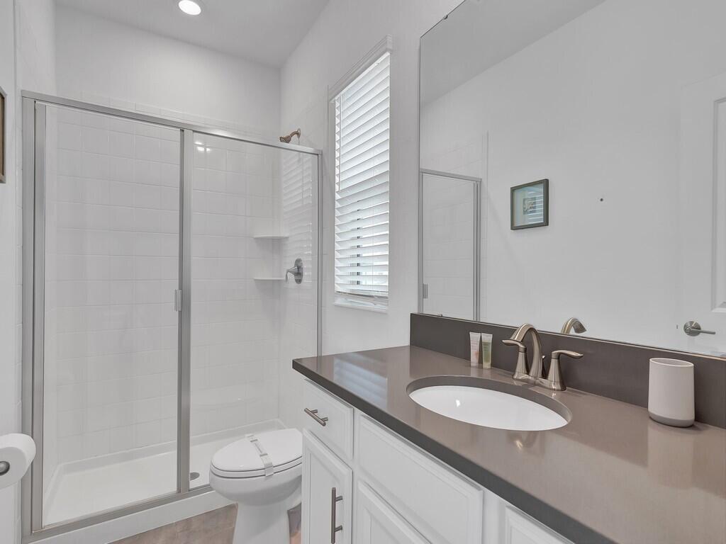 HARBOR ISLAND BEACH CLUB - Residential