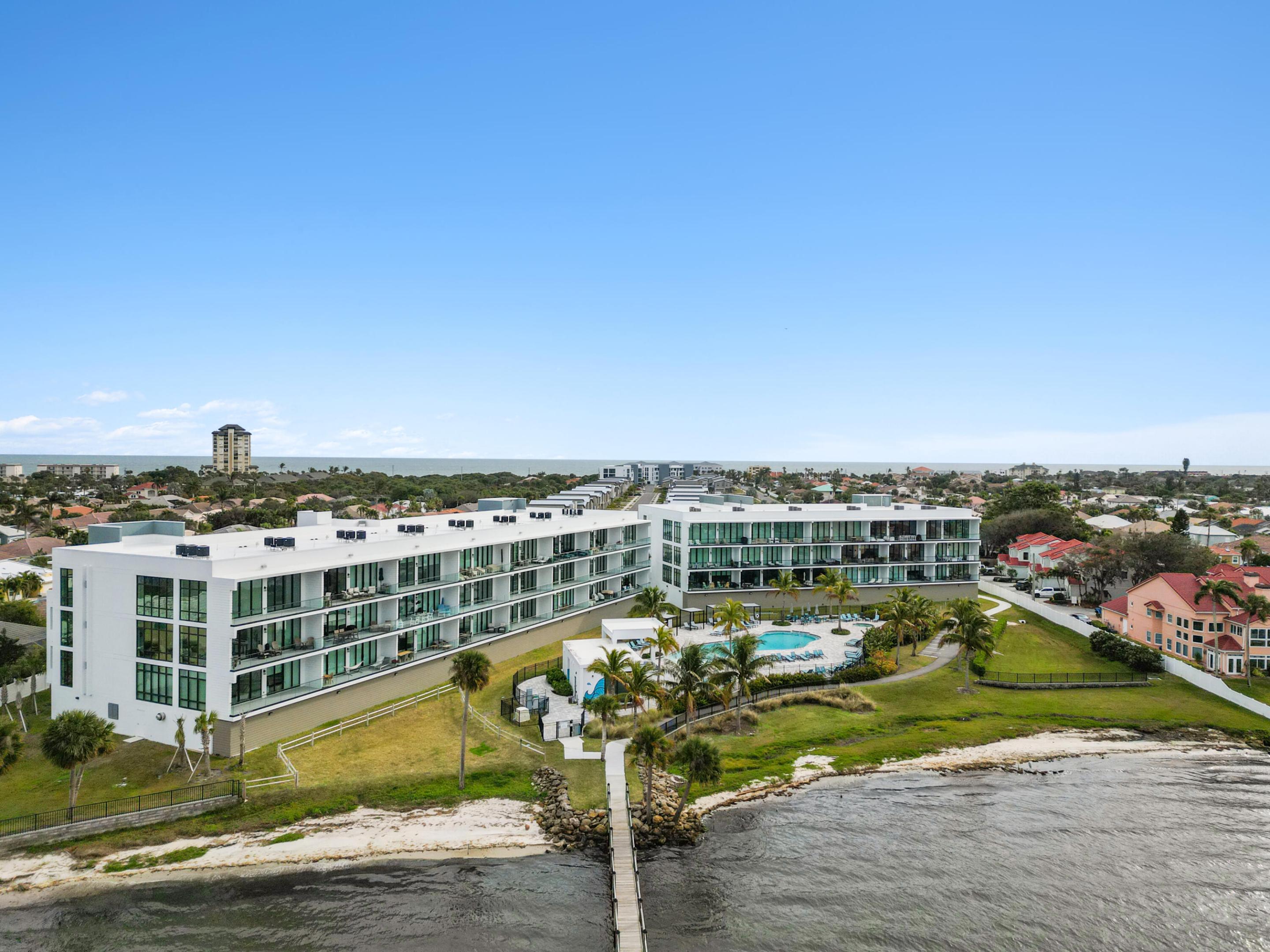 HARBOR ISLAND BEACH CLUB - Residential