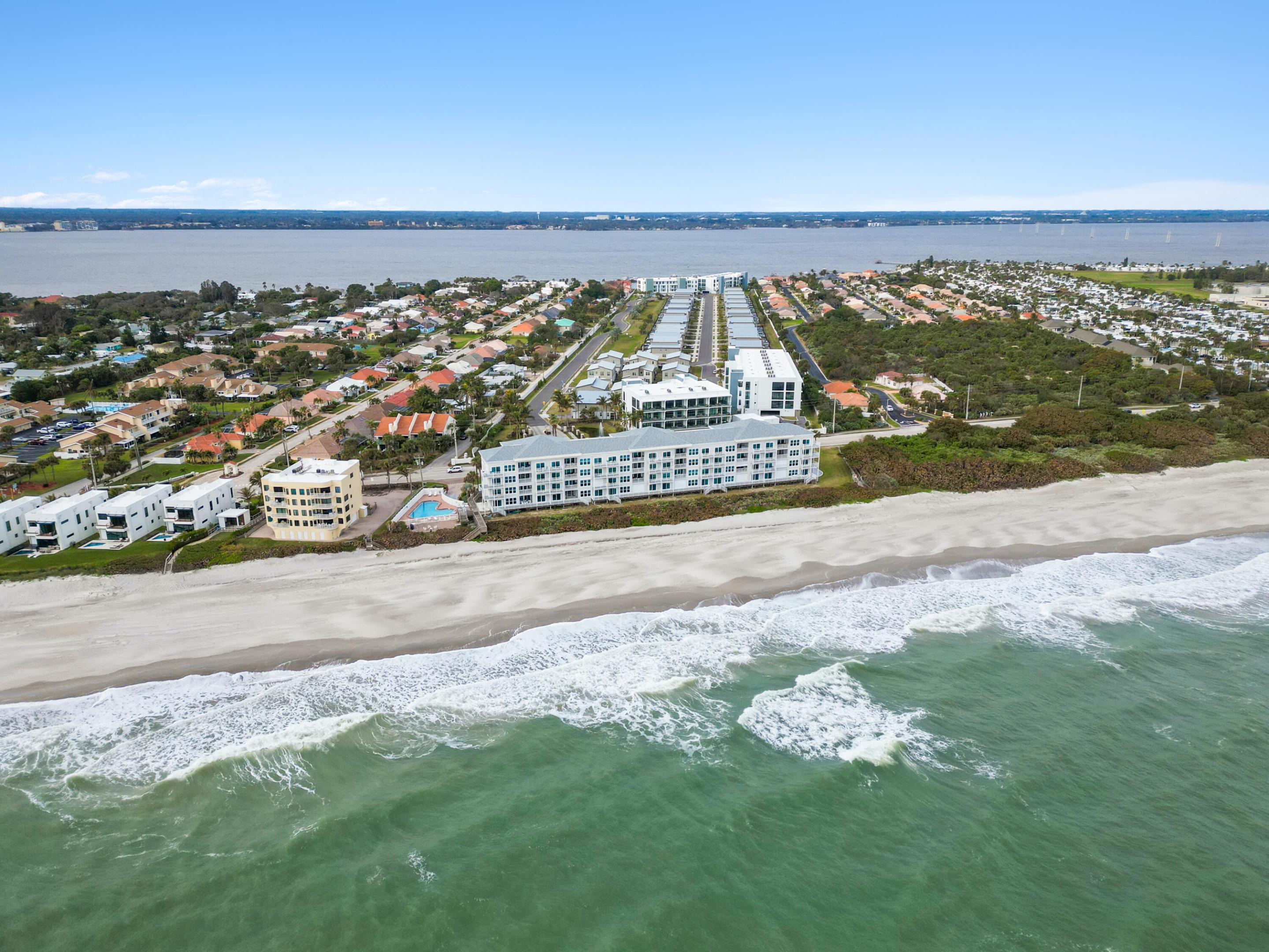 HARBOR ISLAND BEACH CLUB - Residential