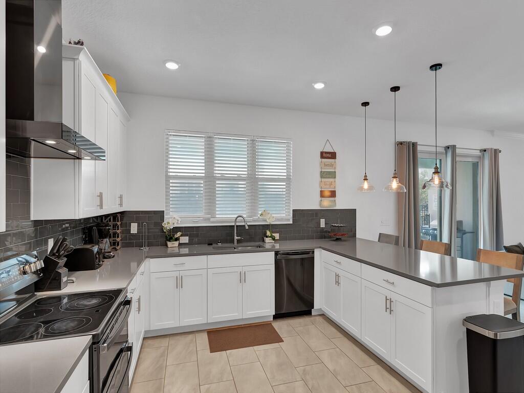 HARBOR ISLAND BEACH CLUB - Residential