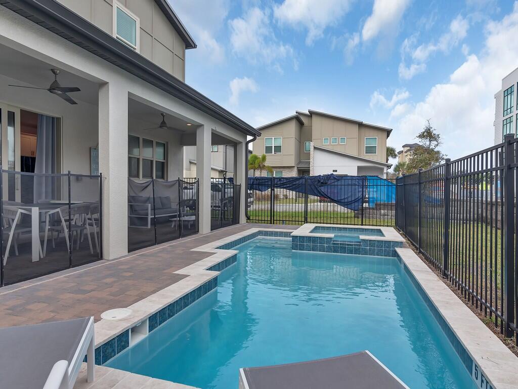 HARBOR ISLAND BEACH CLUB - Residential