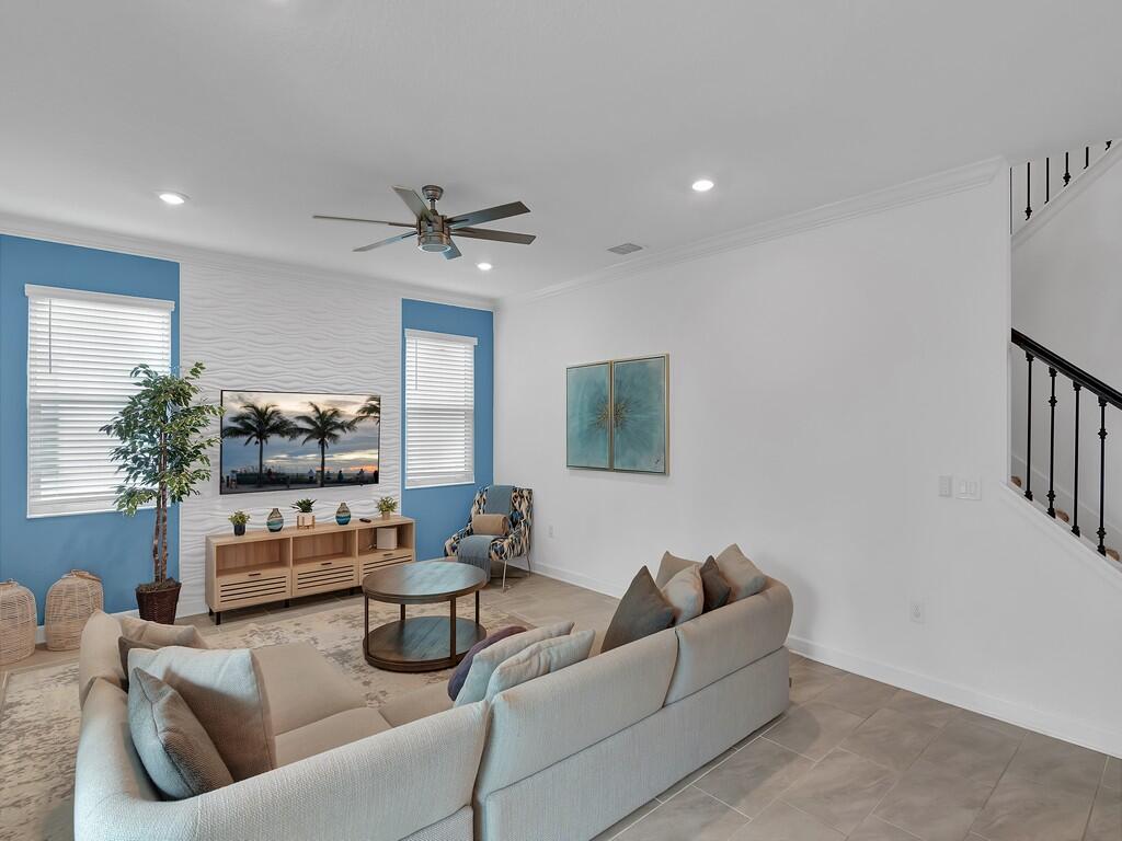 HARBOR ISLAND BEACH CLUB - Residential