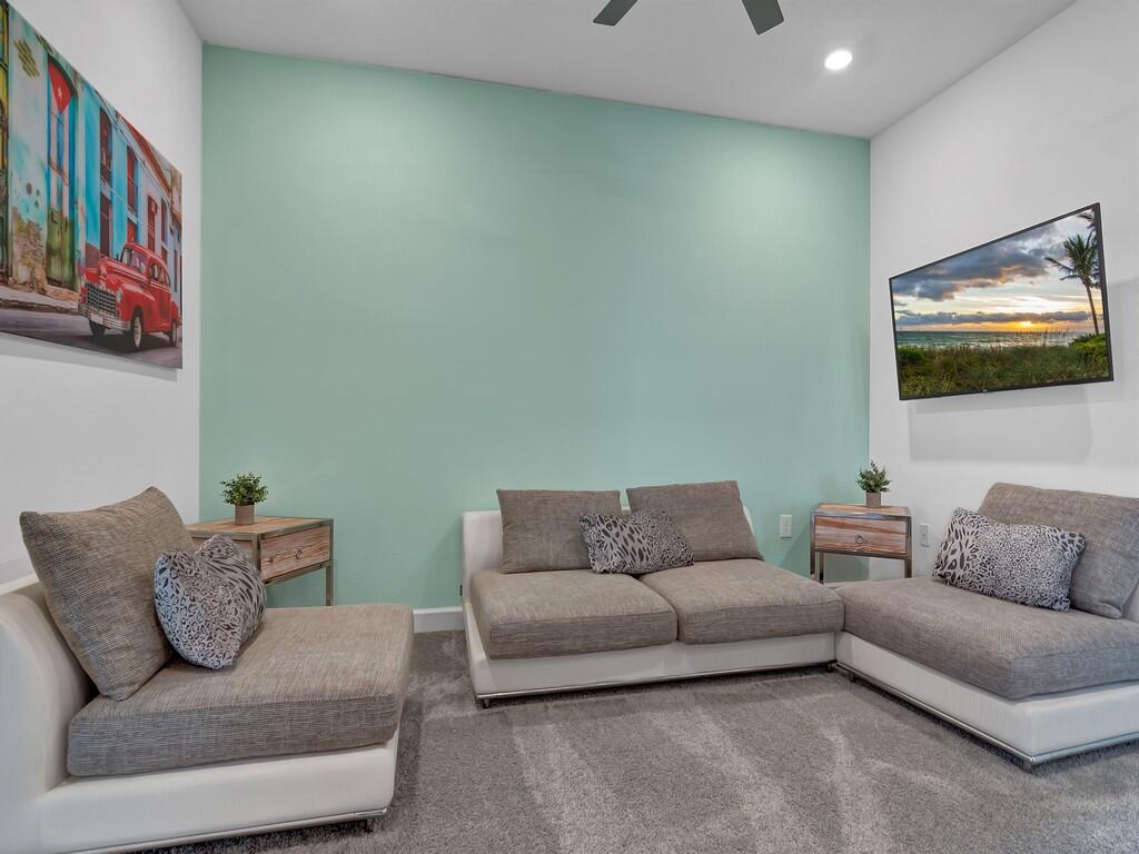 HARBOR ISLAND BEACH CLUB - Residential