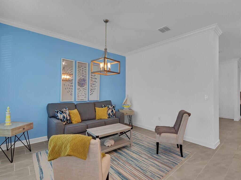 HARBOR ISLAND BEACH CLUB - Residential