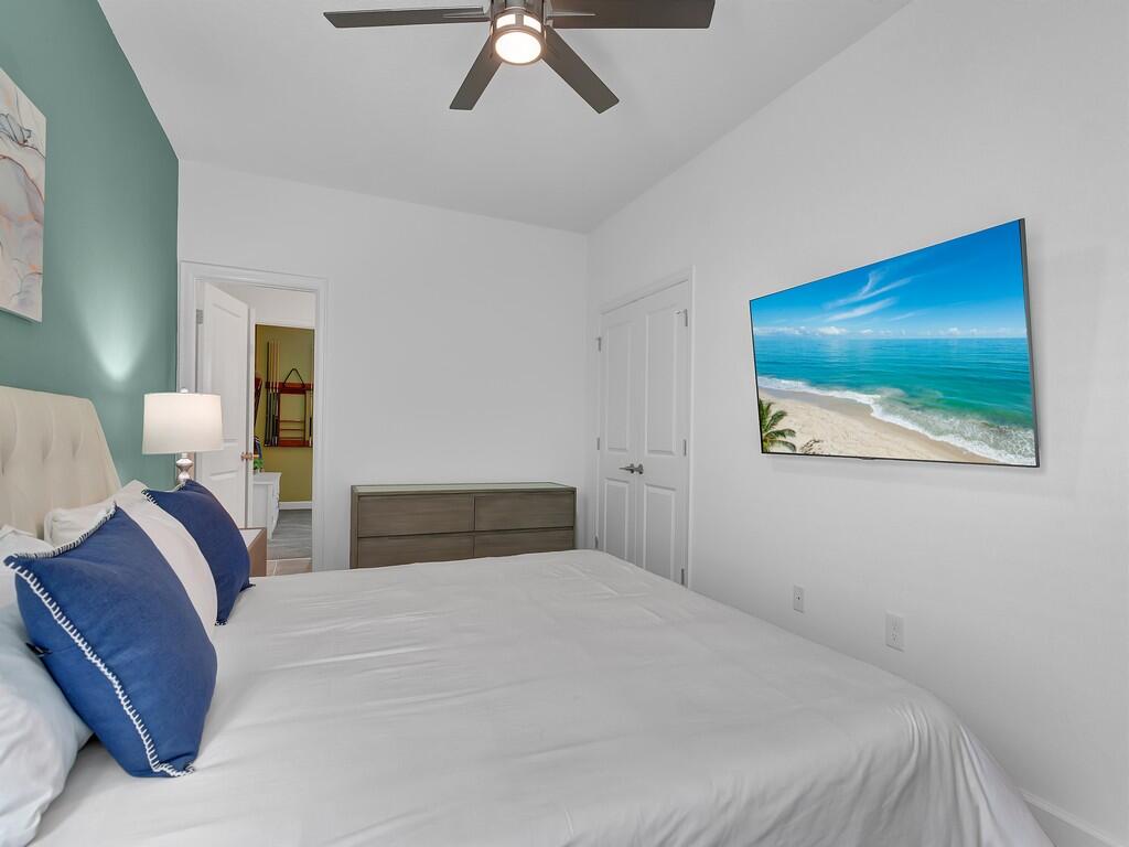 HARBOR ISLAND BEACH CLUB - Residential