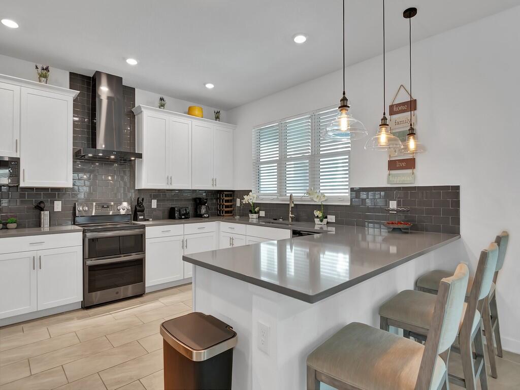 HARBOR ISLAND BEACH CLUB - Residential