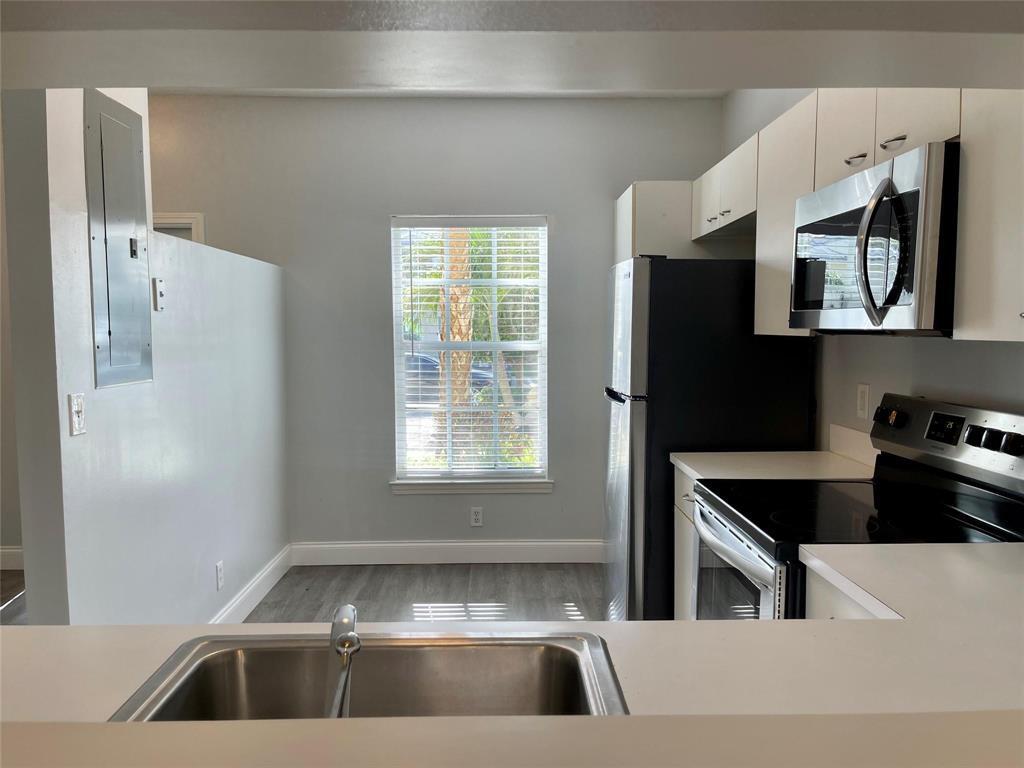 CORAL REEF CLUB - Residential Lease