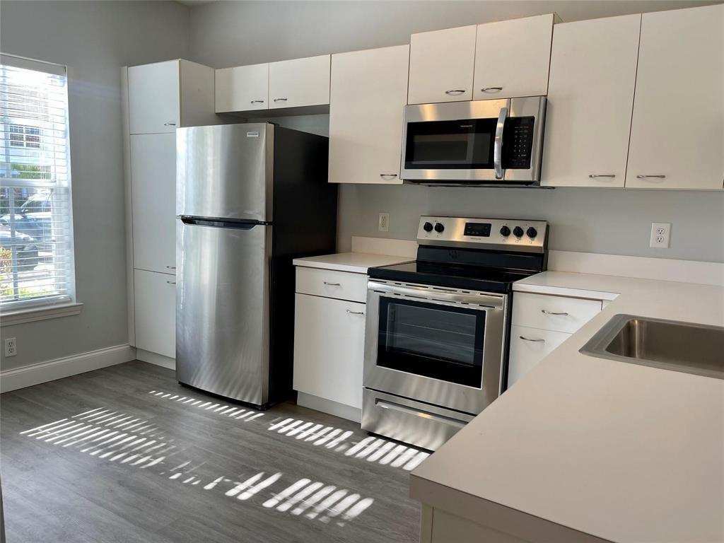 CORAL REEF CLUB - Residential Lease