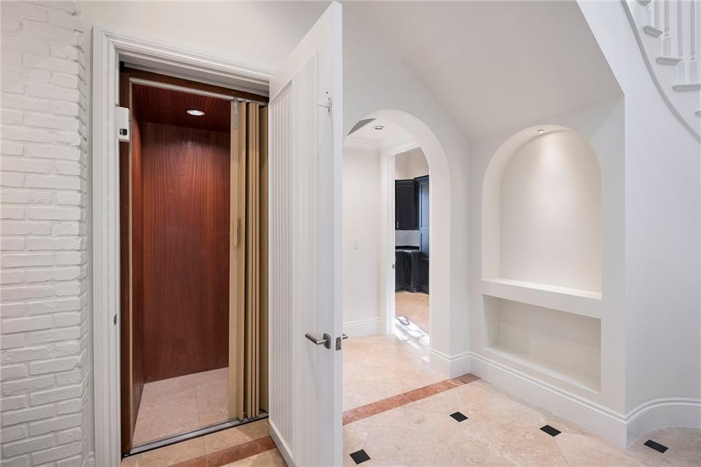 RIO VISTA C J HECTORS RES - Residential