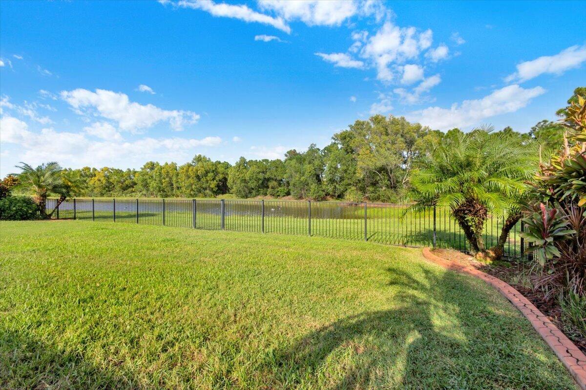 367 SW Vista Lake Drive