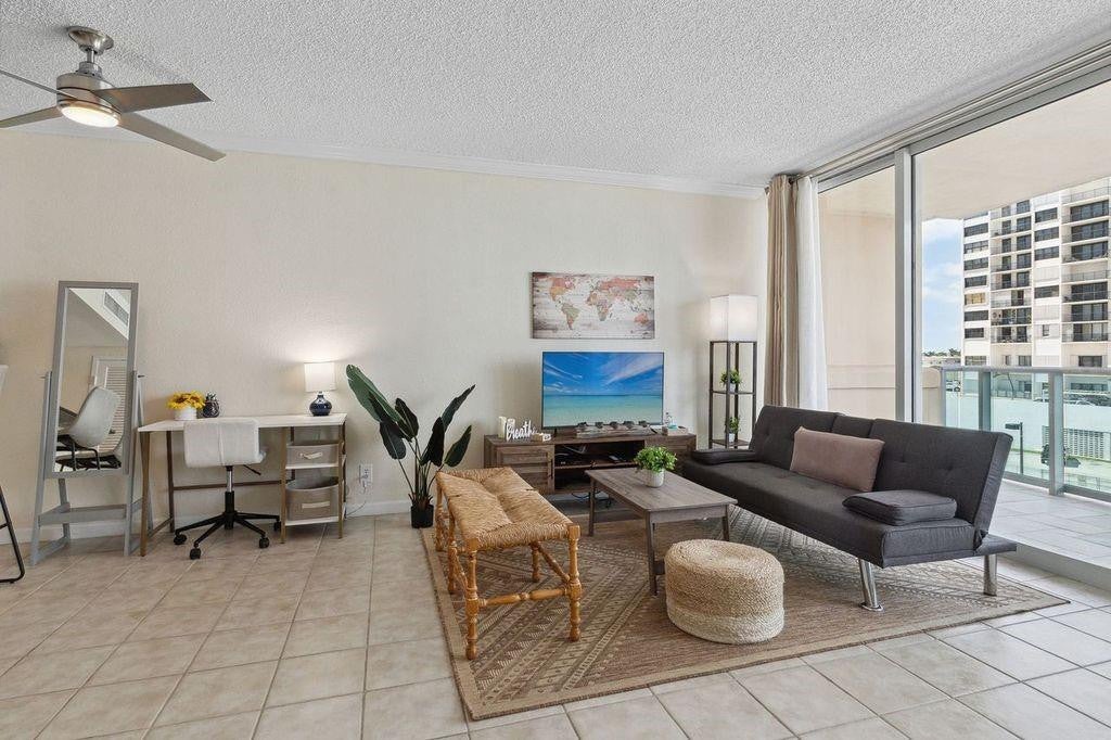 2501 S OCEAN Drive 304