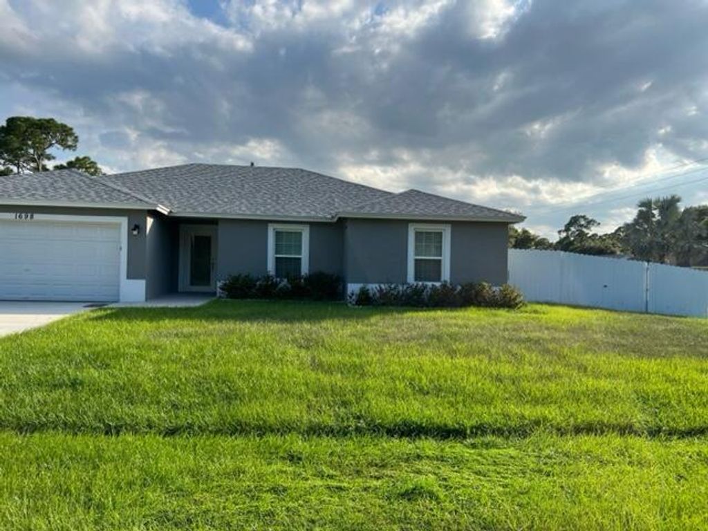 Photo of 1698 SW La Gorce Avenue, Port St Lucie, FL 34953 (MLS # R10918350)