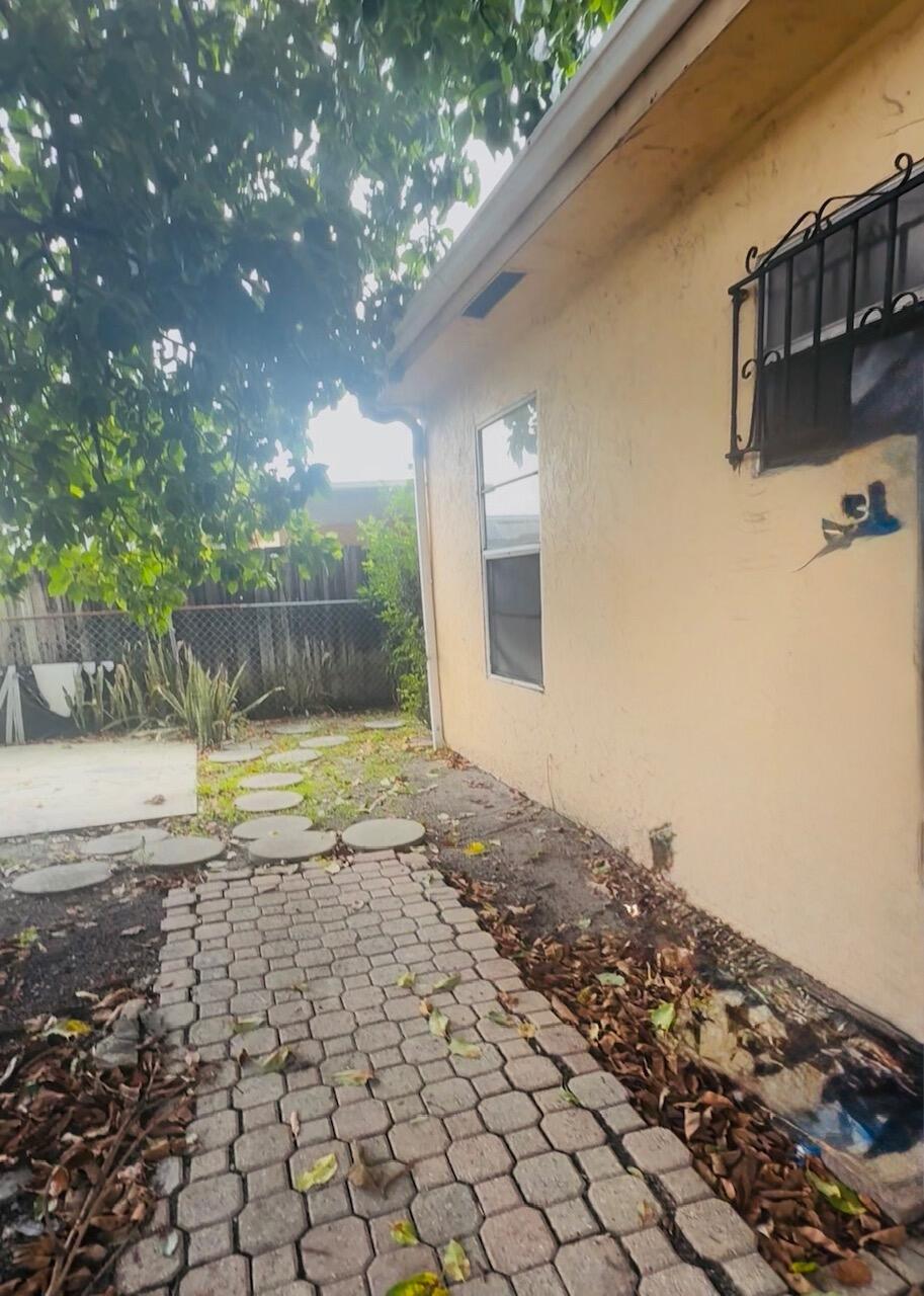 Photo of 5010 PIMLICO Court #STUDIO, West Palm Beach, FL 33415 (MLS # B26075297)