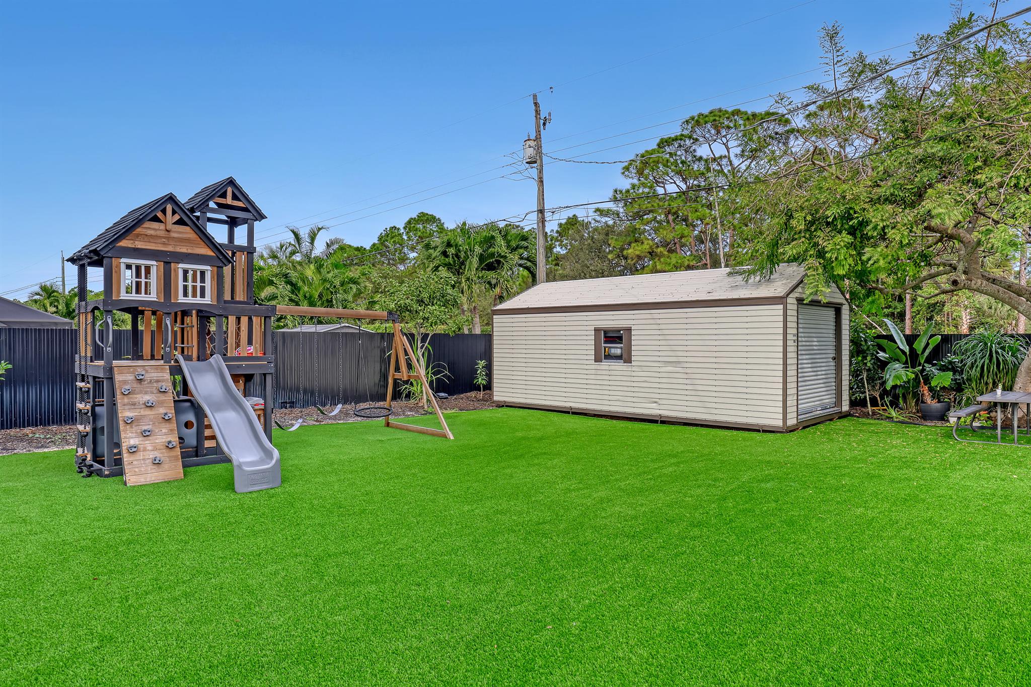 PALM BEACH NATL GOLF AND - Residential