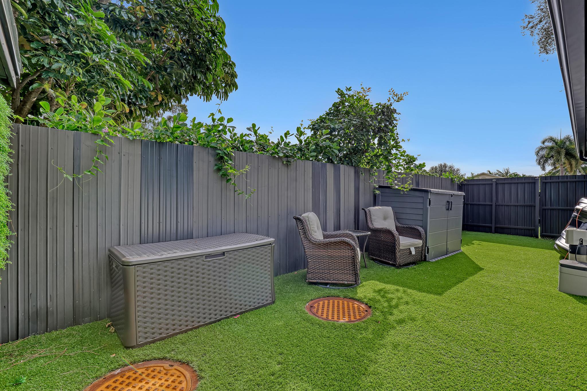 PALM BEACH NATL GOLF AND - Residential