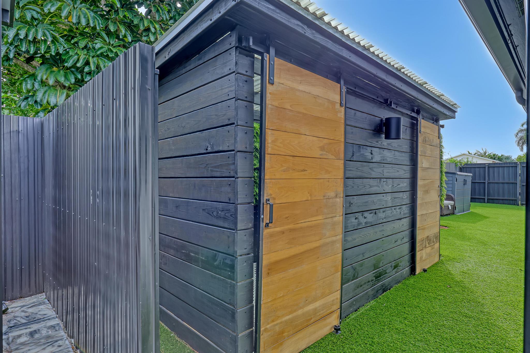 PALM BEACH NATL GOLF AND - Residential