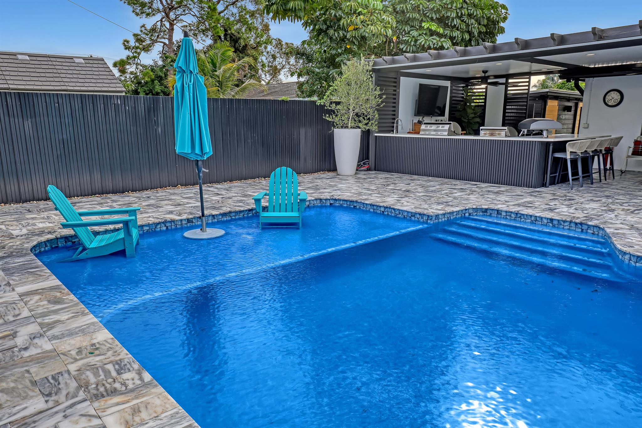 PALM BEACH NATL GOLF AND - Residential